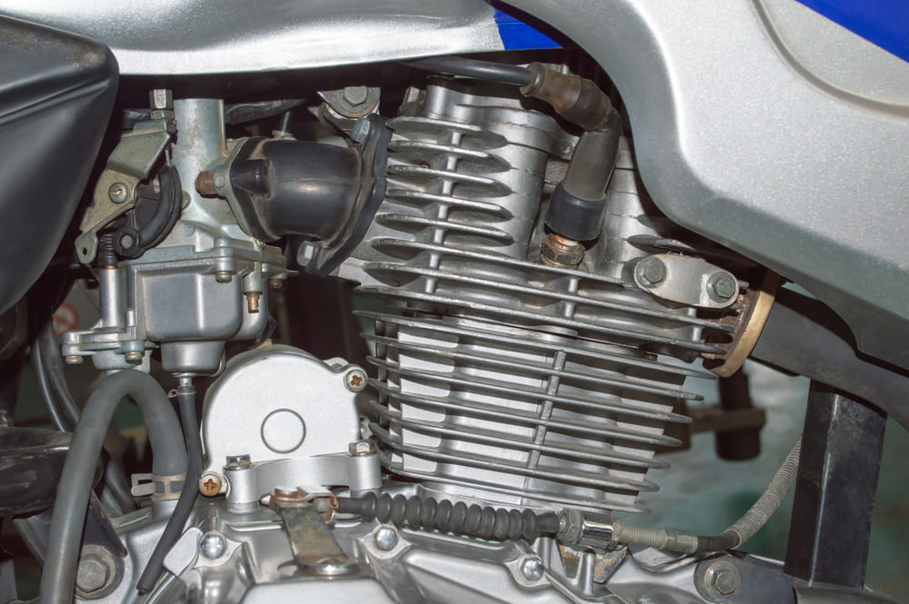 sistemas de enfriamiento de motos, imagen con sistema por aire