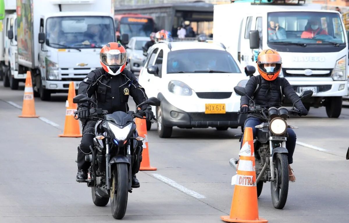 motos pagan impuestos en colombia