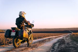 10 tips para viajar en moto en verano