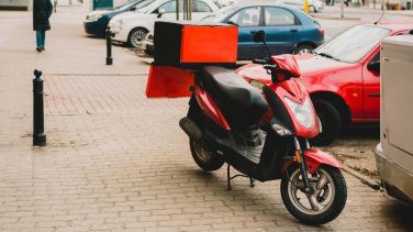 Las motos pueden llevar carga