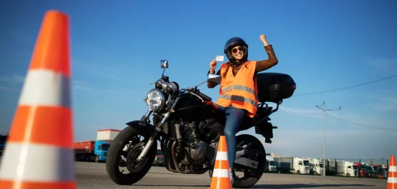 Qué licencia se necesita para manejar una moto en Chile - Galgo
