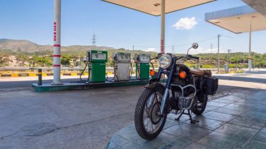 Qué moto gasta menos gasolina