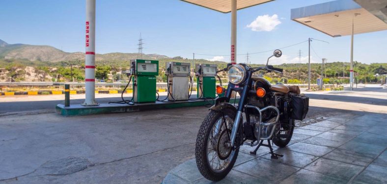 Qué moto gasta menos gasolina