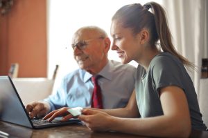 Cómo influye tu edad en tu forma de manejar el dinero