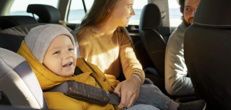niños-en-el-auto