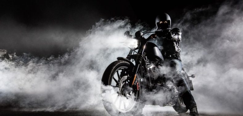 por qué mi moto bota humo blanco - Galgo Motos