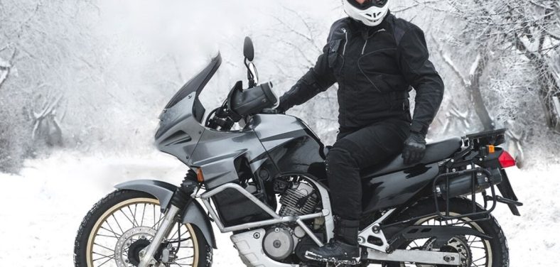 protección para el frío en moto